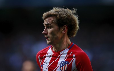 广发电竞热评-C罗凌空抽射击中横梁后弹入网窝完成精彩进球